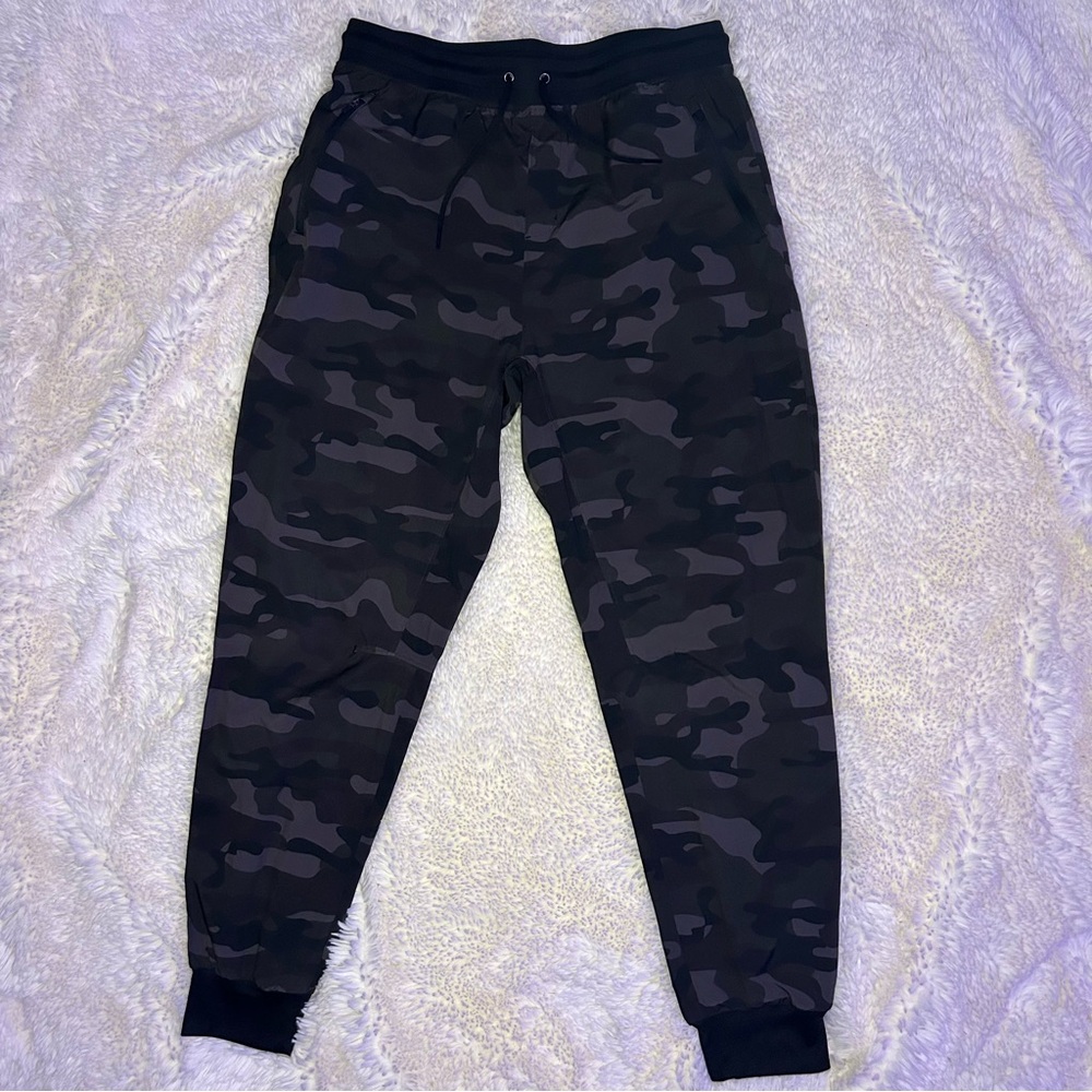 Pudolla men’s lightweight tapered joggers camo green size large